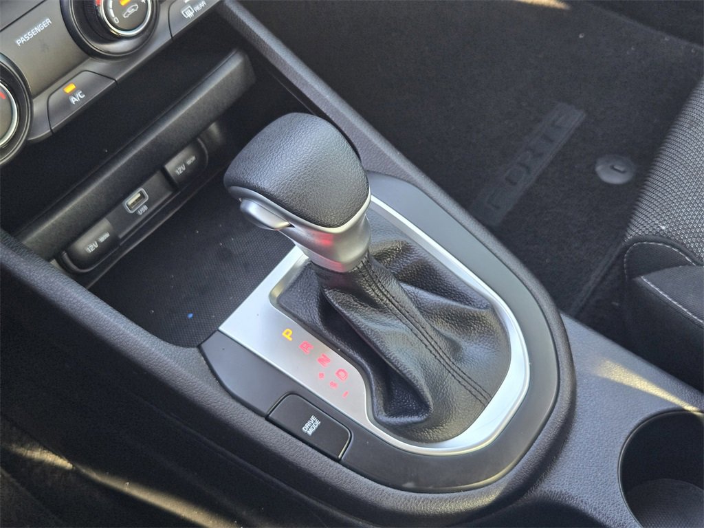 Used 2022 Kia Forte LXS w/ LXS Technology Package image 19