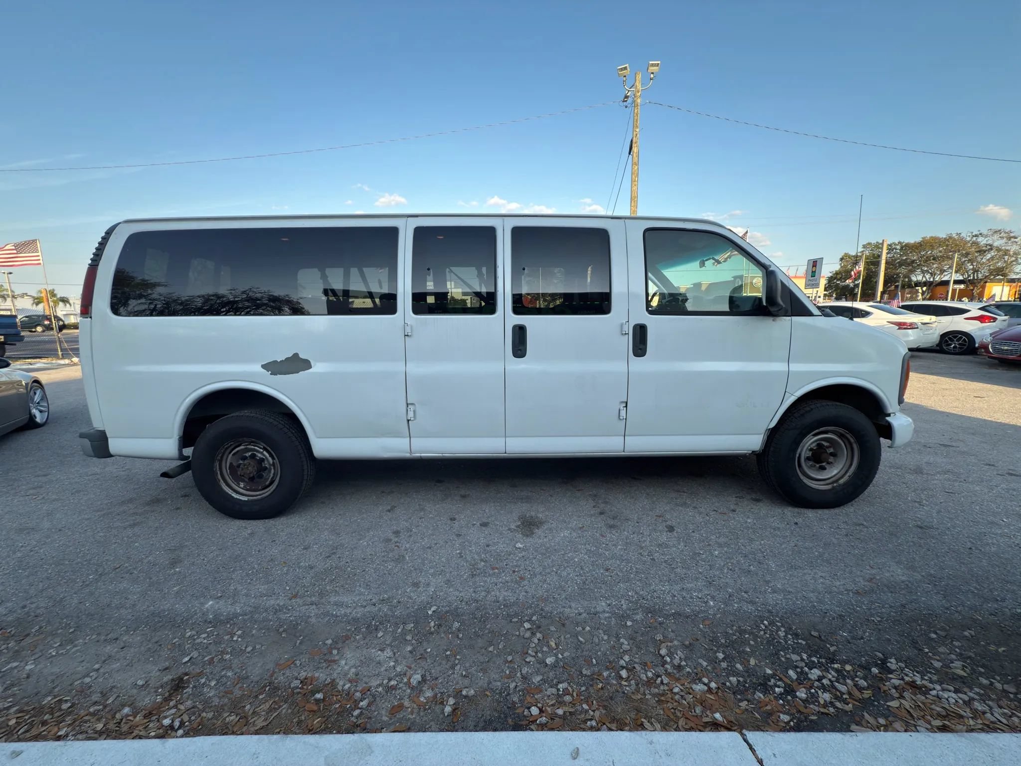 Used 2002 Chevrolet Express 3500 Extended Passenger RWD image 5