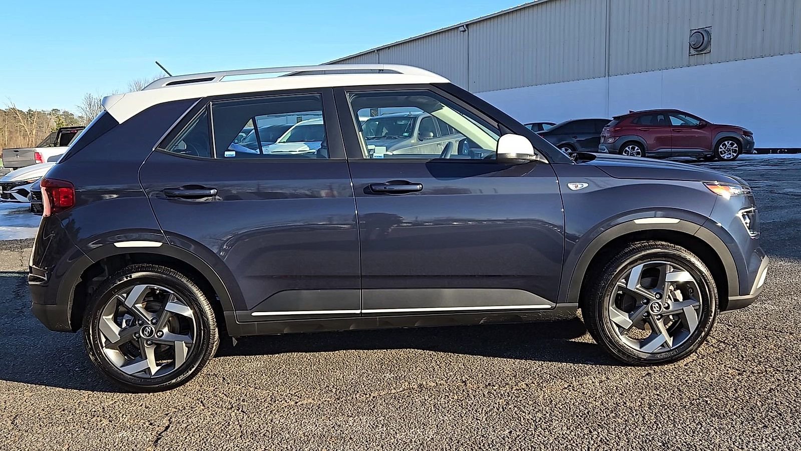 Certified 2025 Hyundai Venue Limited image 9