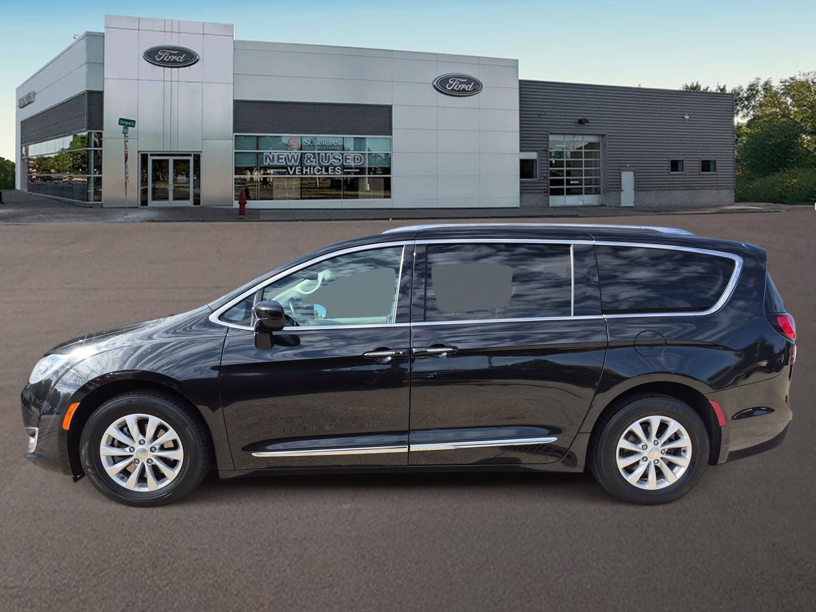 Used 2019 Chrysler Pacifica Touring-L FWD image 6