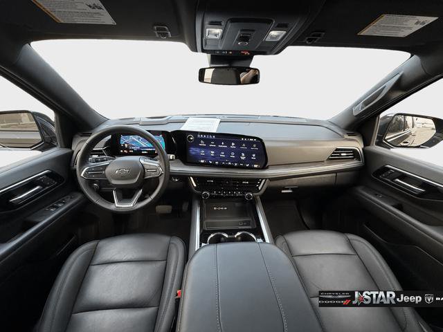 Used 2025 Chevrolet Suburban Z71 image 9
