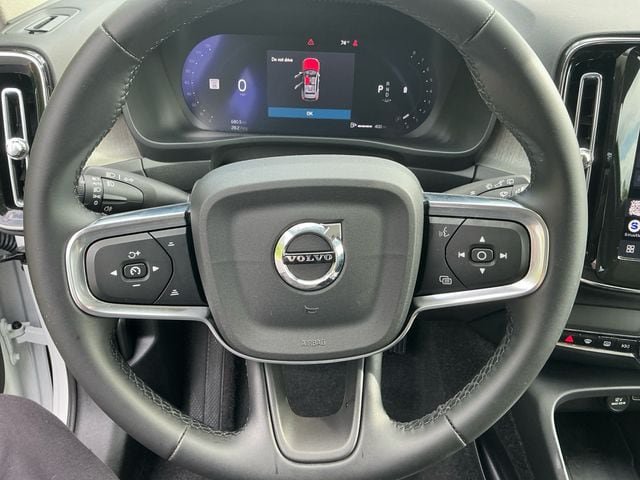 Used 2025 Volvo XC40 B5 Plus AWD/4WD image 12