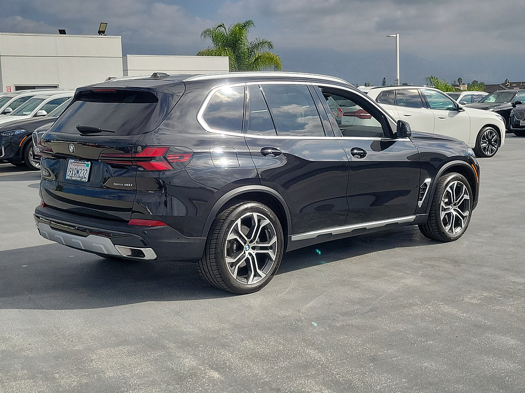 Used 2026 BMW X5 sDrive40i w/ Climate Comfort Package RWD image 3