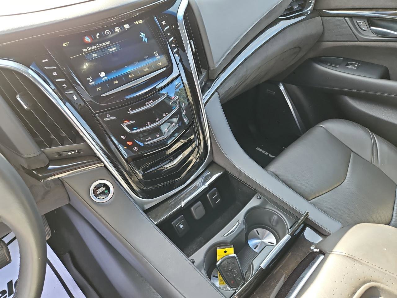 Used 2017 Cadillac Escalade ESV Platinum image 26