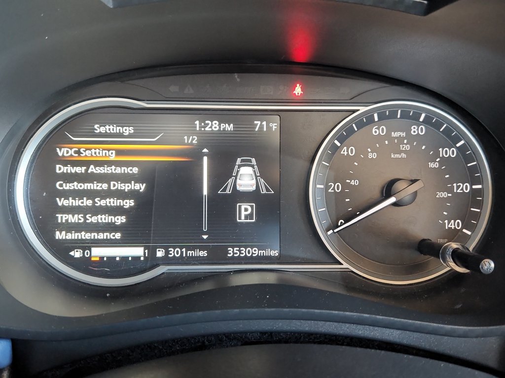 Used 2025 Nissan Versa SV FWD image 26