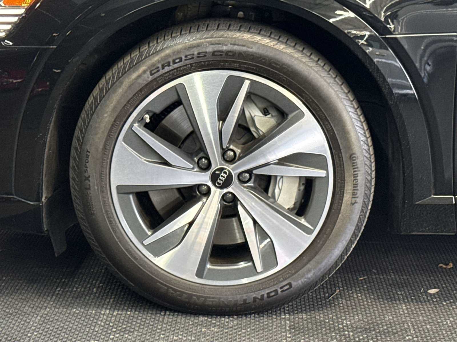 Used 2024 Audi Q8 e-tron Premium AWD/4WD image 11