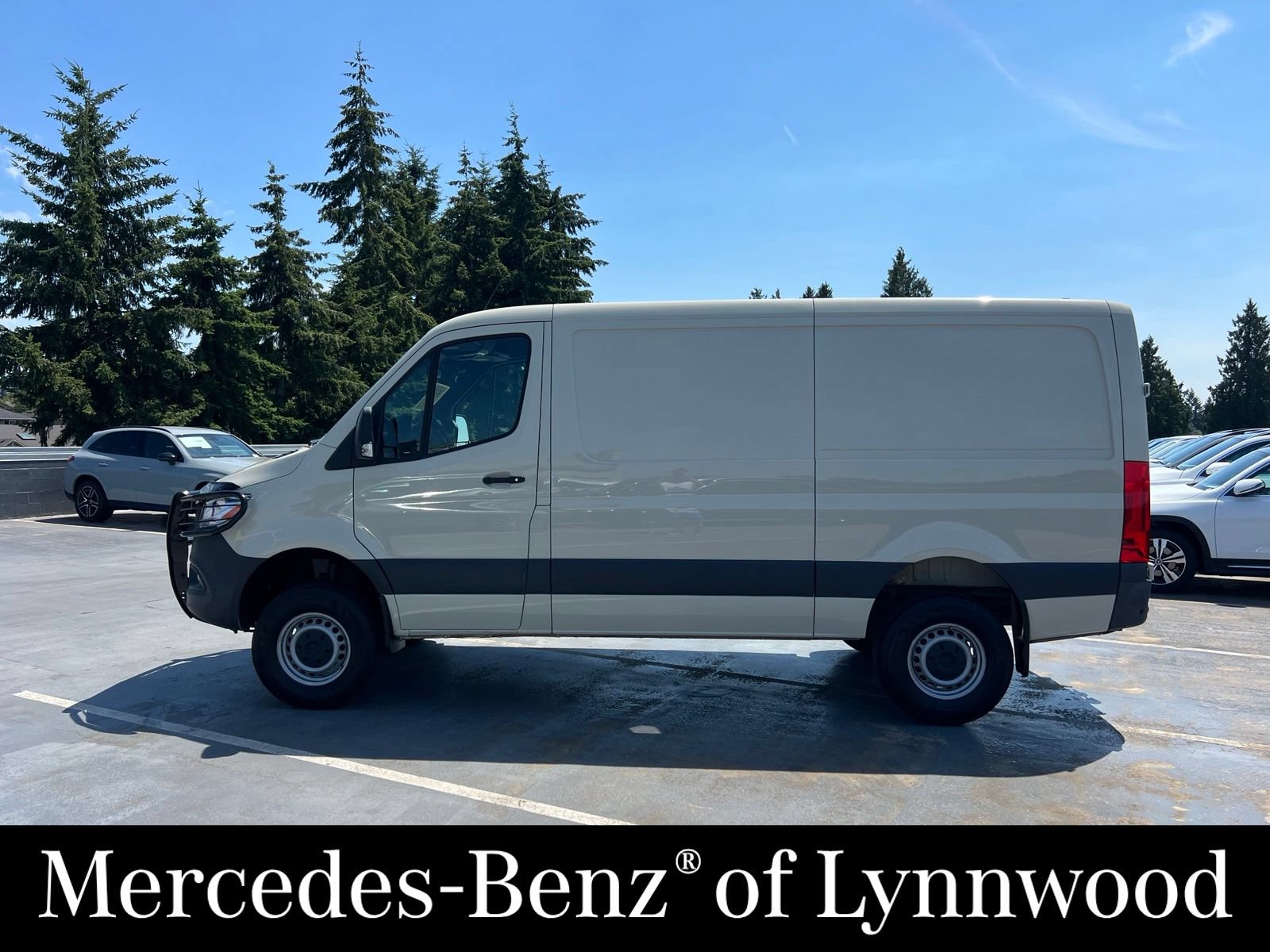 Used 2022 Mercedes-Benz Sprinter 2500 image 6