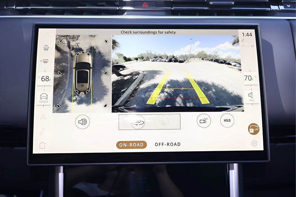 New 2026 Land Rover Range Rover SE image 24