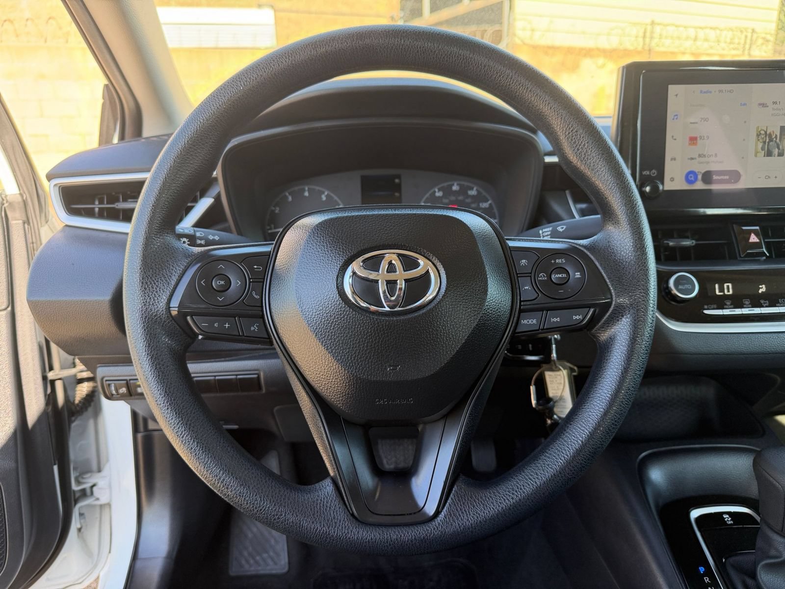 Used 2025 Toyota Corolla LE FWD image 25