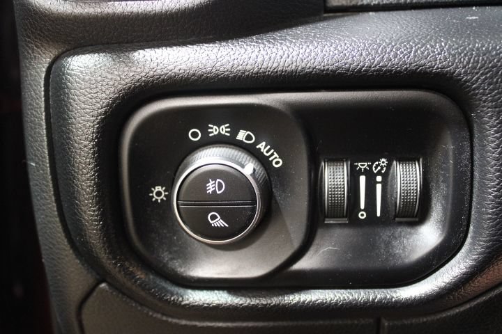 Used 2019 RAM 1500 Big Horn AWD/4WD image 40