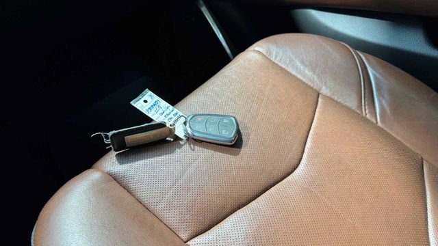 Used 2018 Cadillac Escalade ESV Premium Luxury image 36