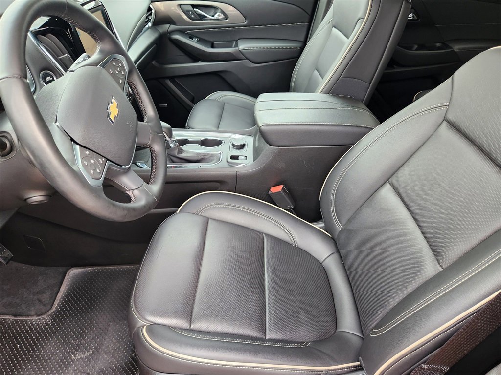 Used 2023 Chevrolet Traverse Premier image 14