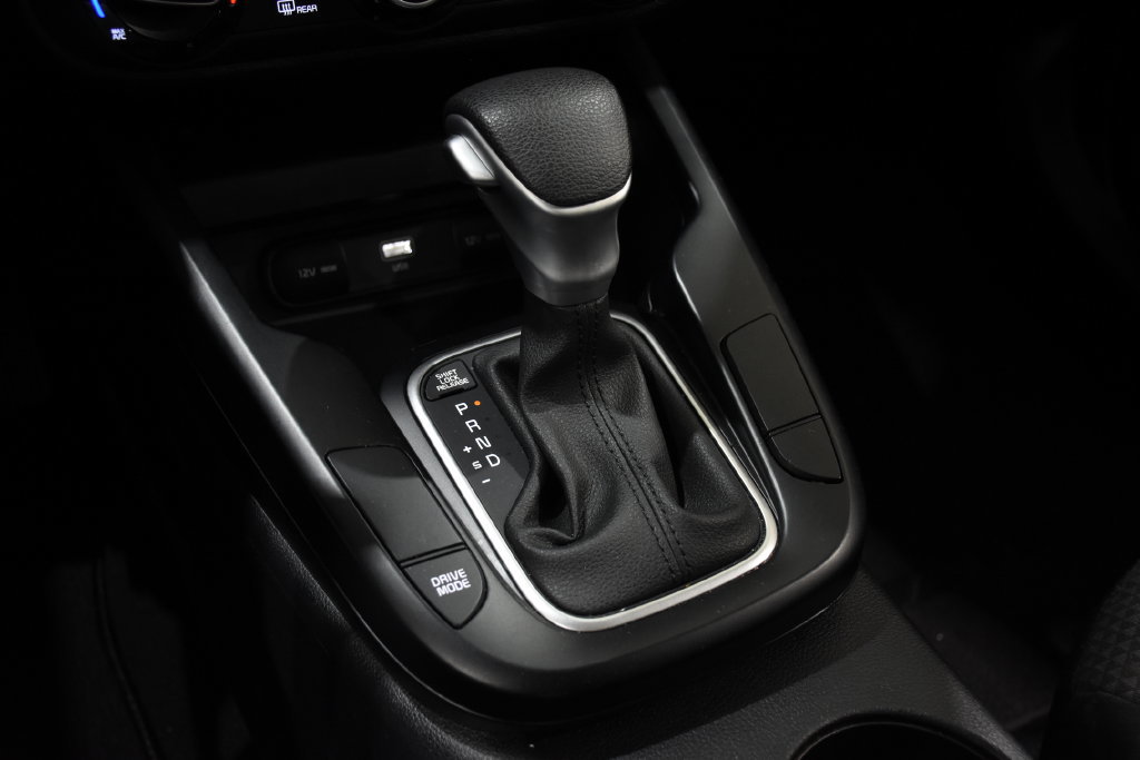 Used 2025 Kia Soul LX w/ LX Technology Package FWD image 24