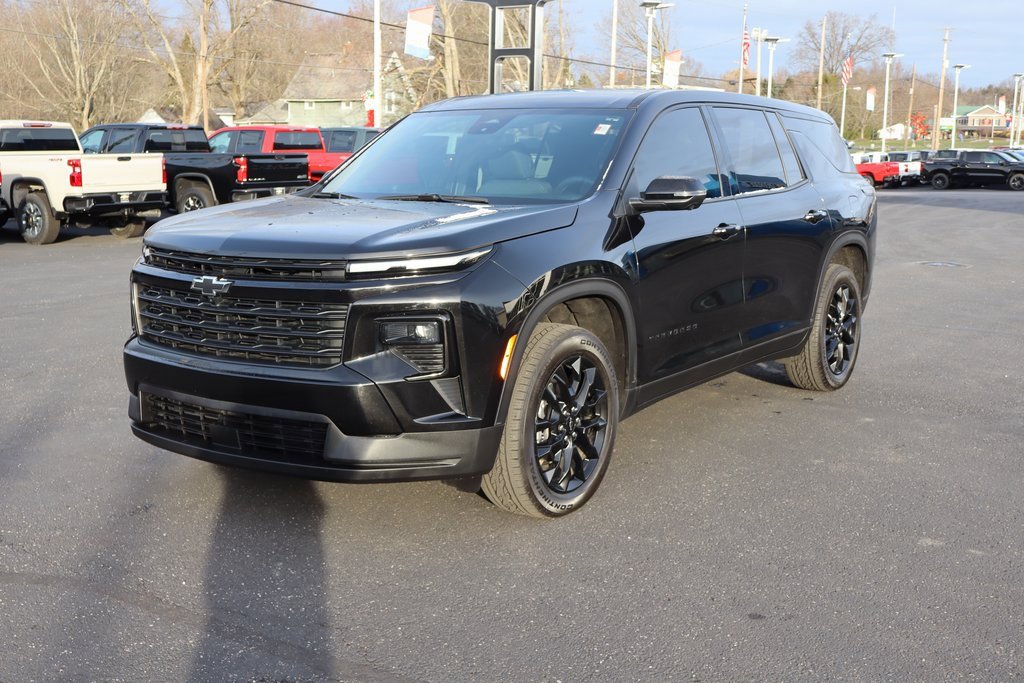 Used 2024 Chevrolet Traverse LS w/ Midnight/Sport Edition image 31
