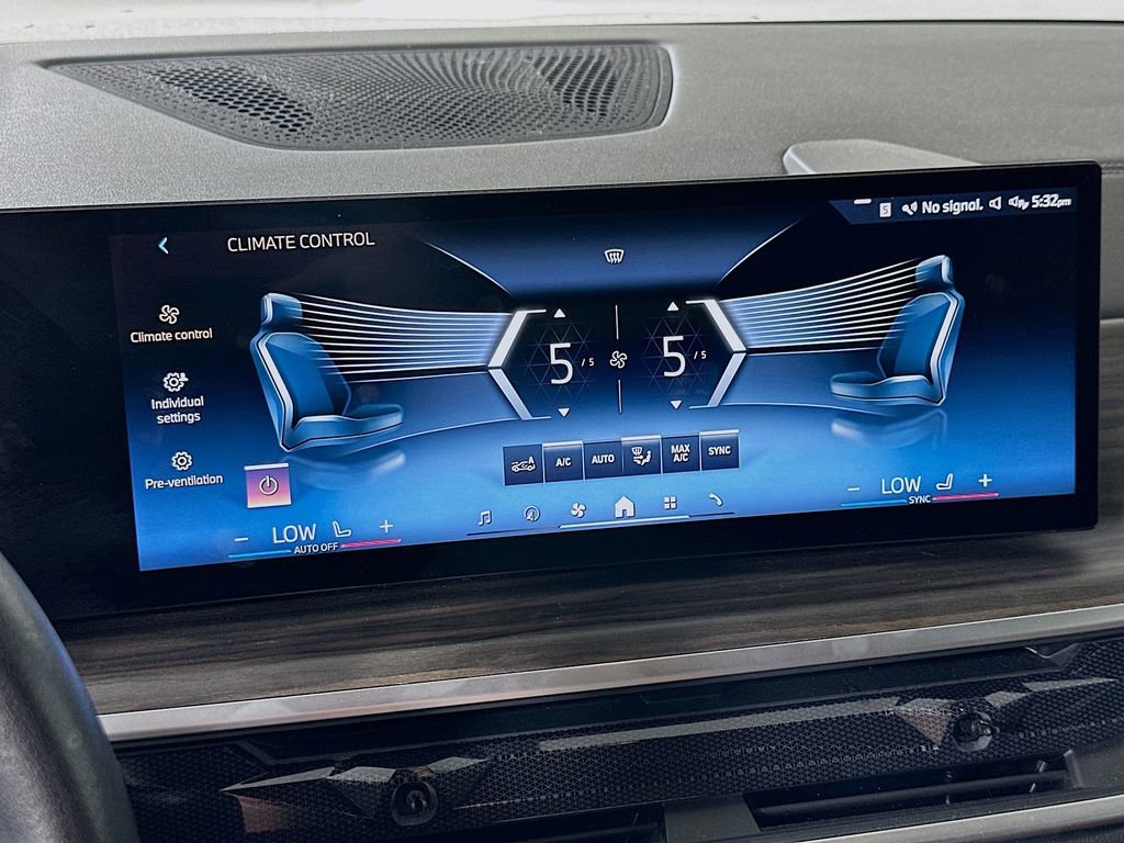 Used 2024 BMW X5 xDrive40i w/ Parking Assistance Package image 26