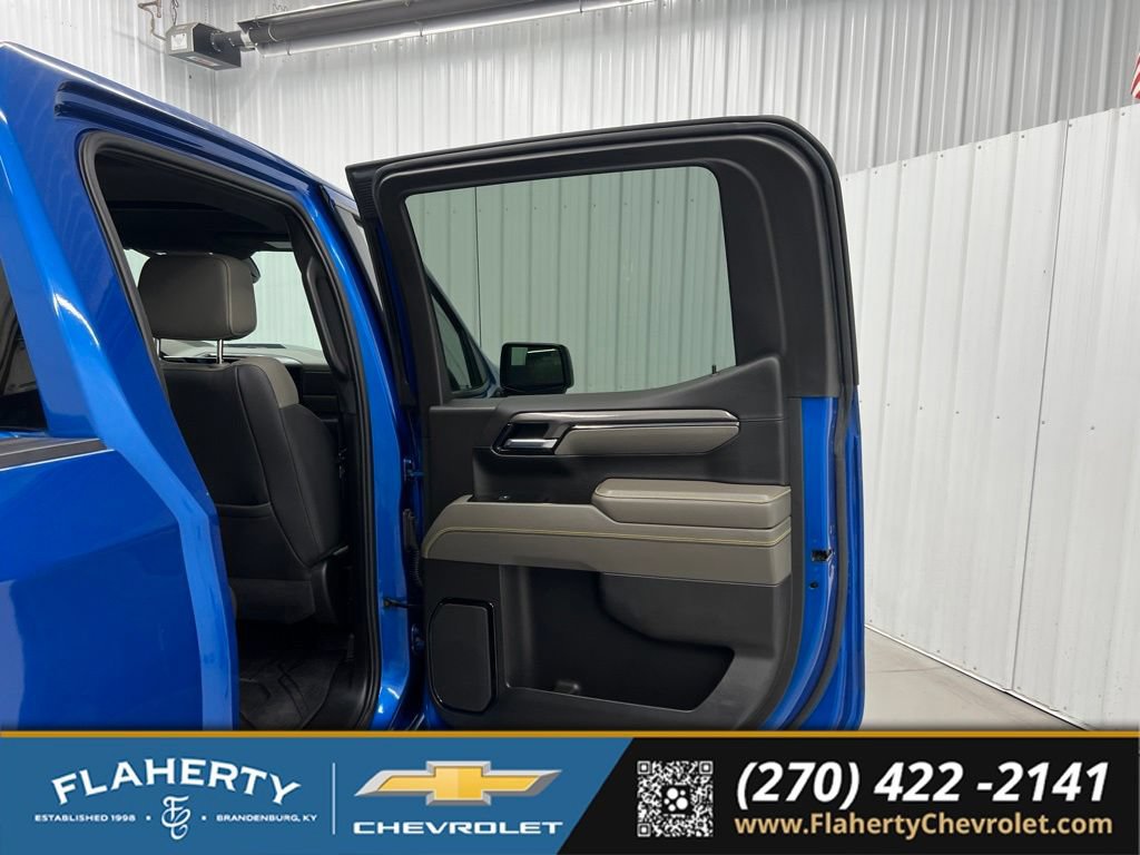 Used 2022 Chevrolet Silverado 1500 ZR2 w/ Technology Package AWD/4WD image 12