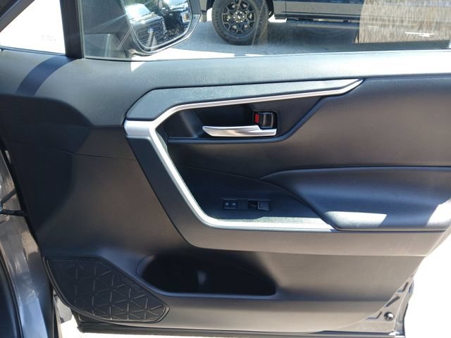 Used 2022 Toyota RAV4 XLE Premium AWD/4WD image 47