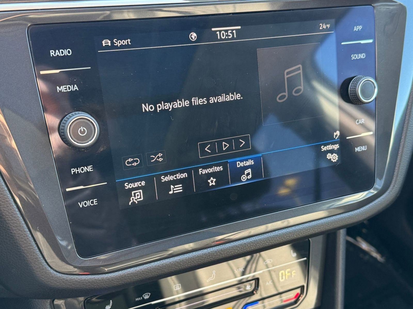 Used 2024 Volkswagen Tiguan SE w/ Panoramic Sunroof Package image 26