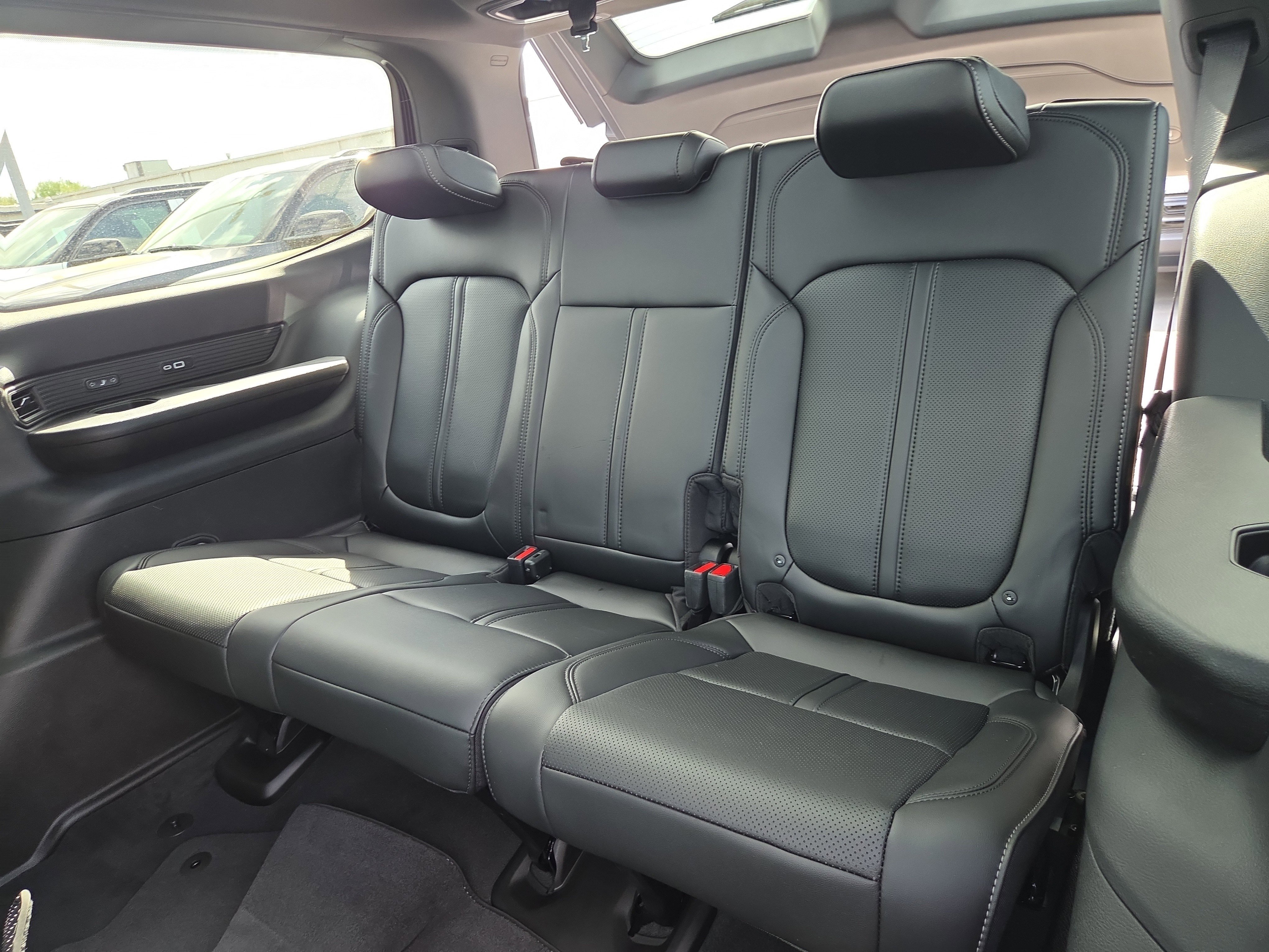 New 2026 Jeep Grand Wagoneer 2WD w/ Premium Group I image 9