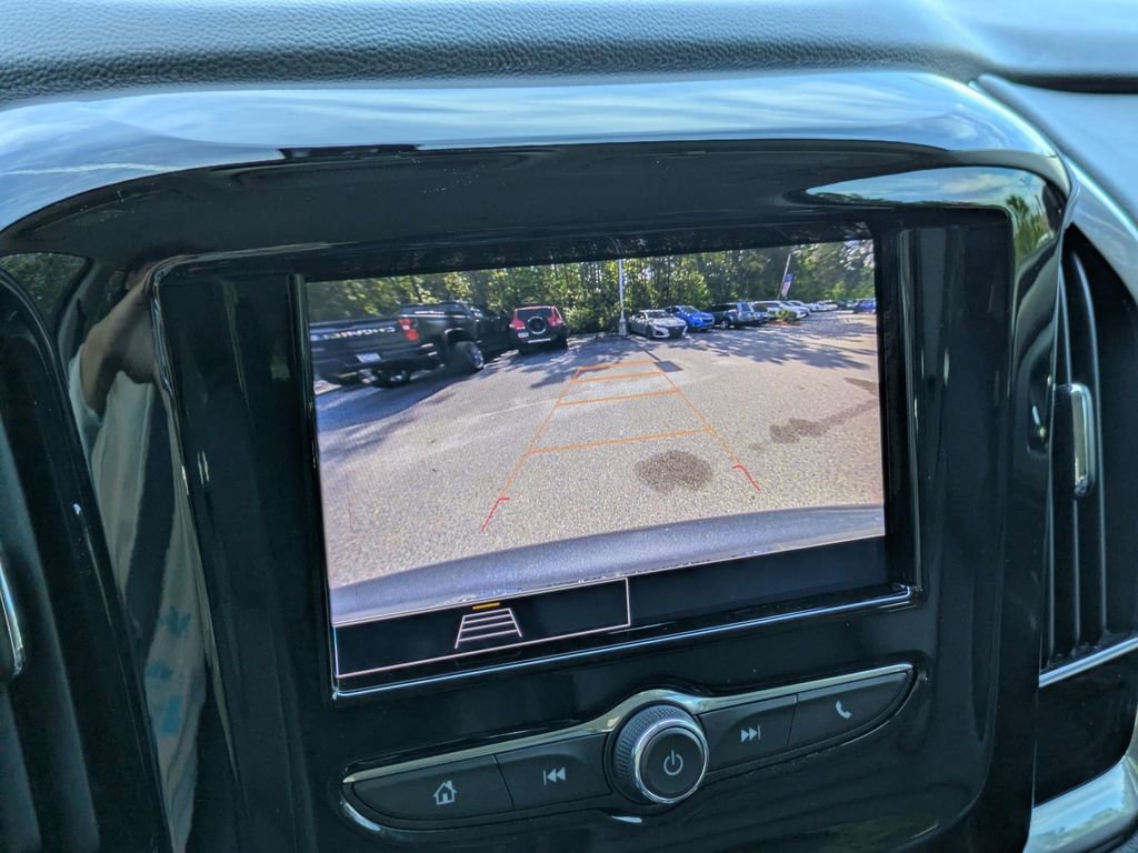 Used 2021 Chevrolet Traverse LT image 20
