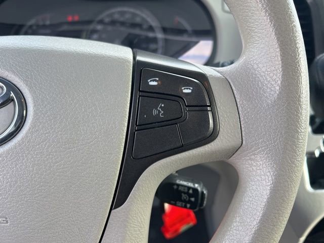 Used 2011 Toyota Sienna LE w/ Towing Pkg image 15