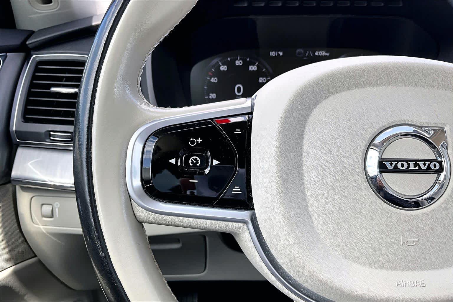 Used 2021 Volvo XC90 T5 Momentum w/ Protection Package Premier FWD image 24