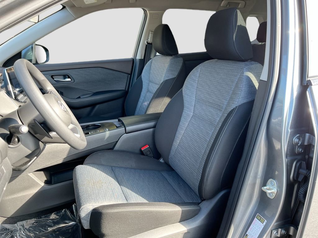 Used 2023 Nissan Rogue SV FWD image 18