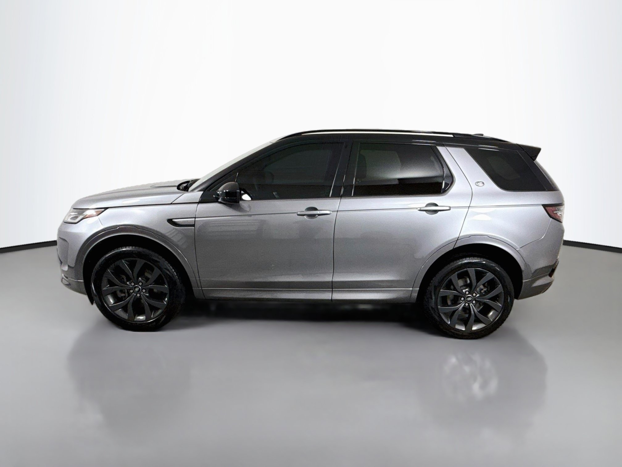 Used 2023 Land Rover Discovery Sport SE R-Dynamic AWD/4WD image 4