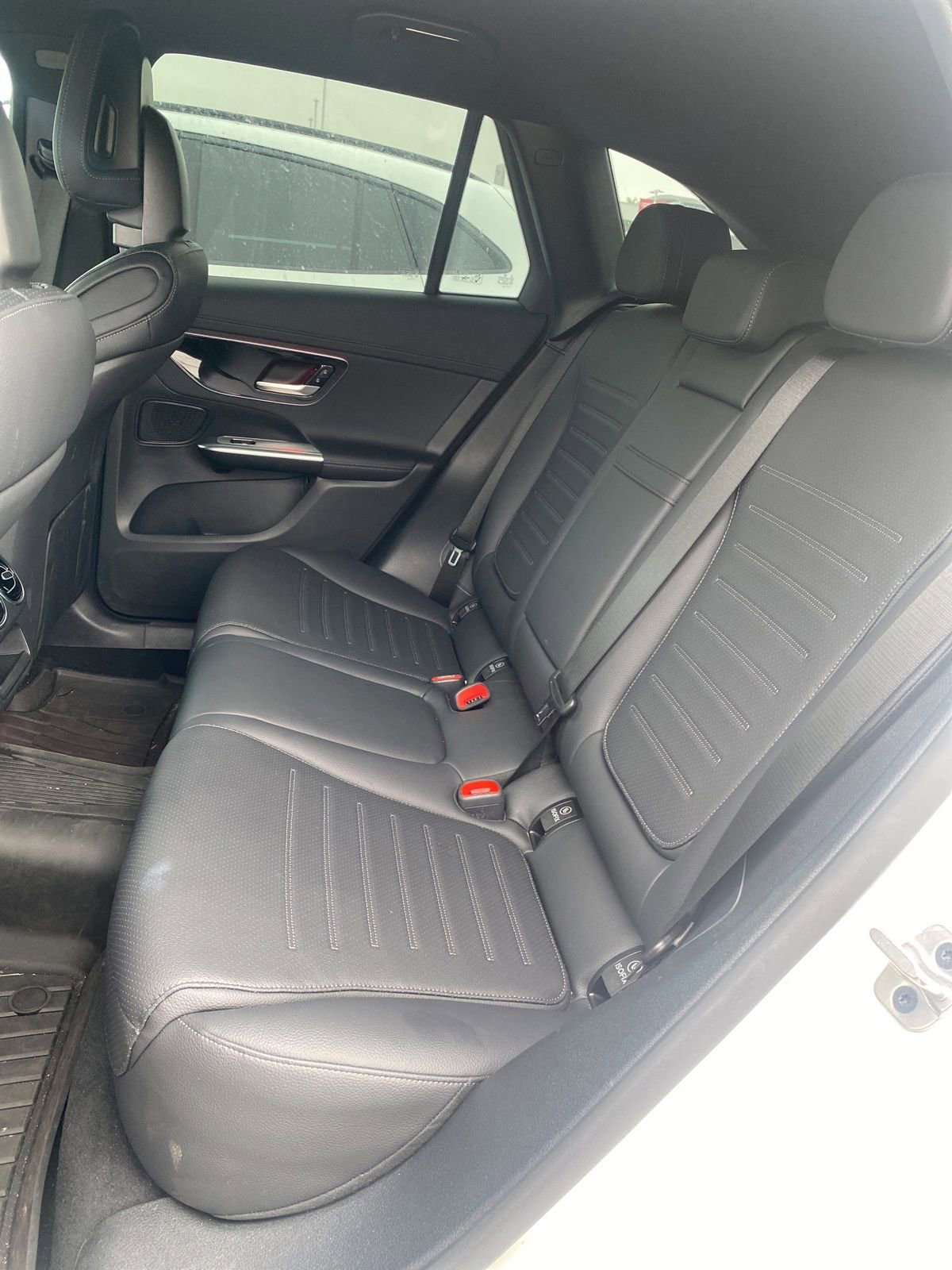 Used 2025 Mercedes-Benz GLC 350e 4MATIC image 10