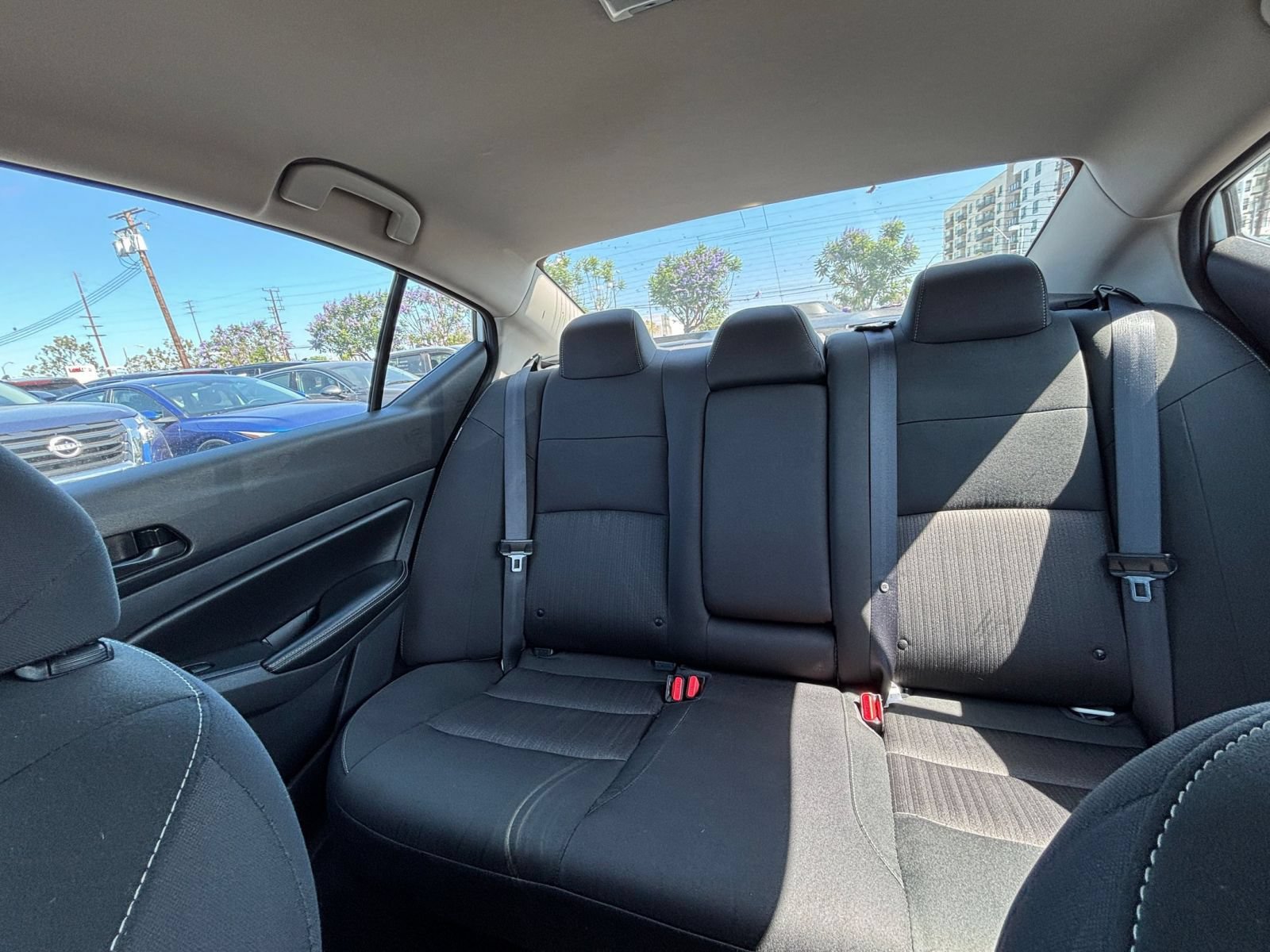 Used 2025 Nissan Altima 2.5 SV FWD image 39