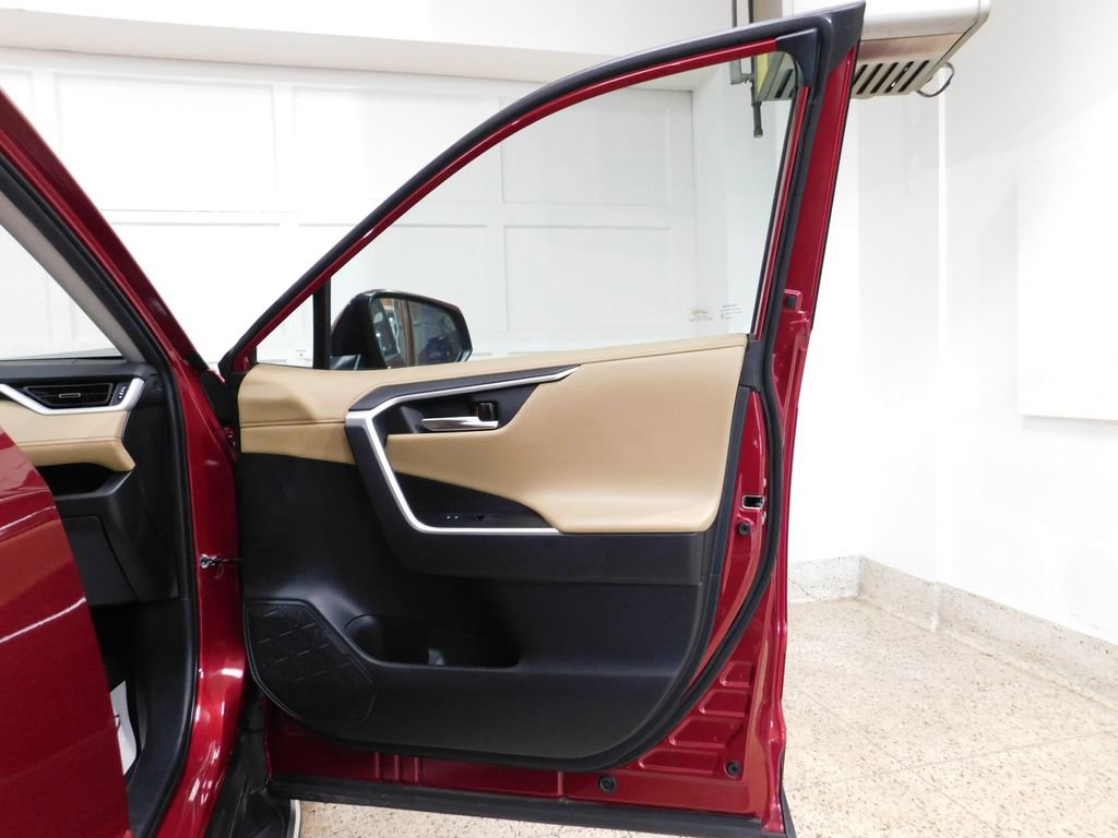 Used 2020 Toyota RAV4 Limited w/ Carpet Mat Package image 89