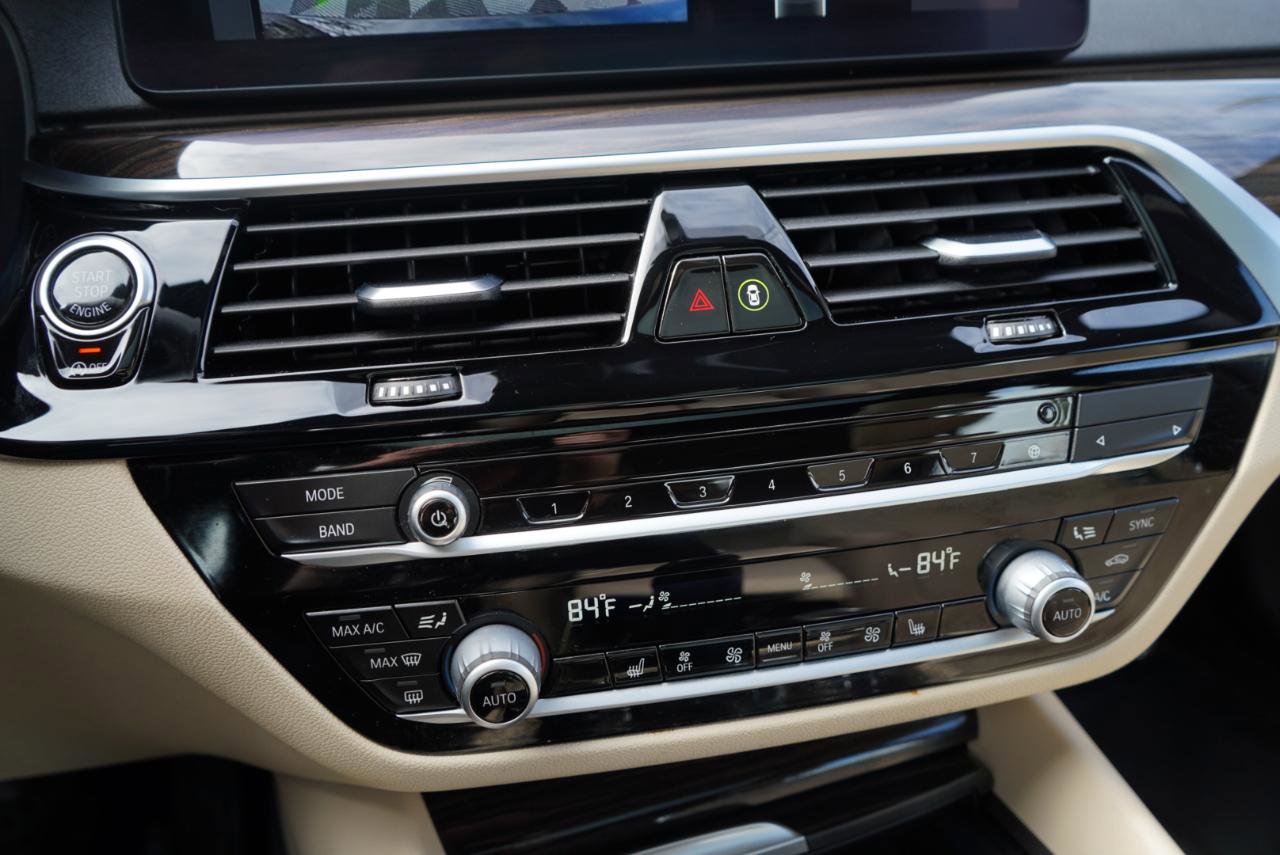 Used 2021 BMW 530i xDrive 530i xDrive Sedan w/ Convenience Package image 38