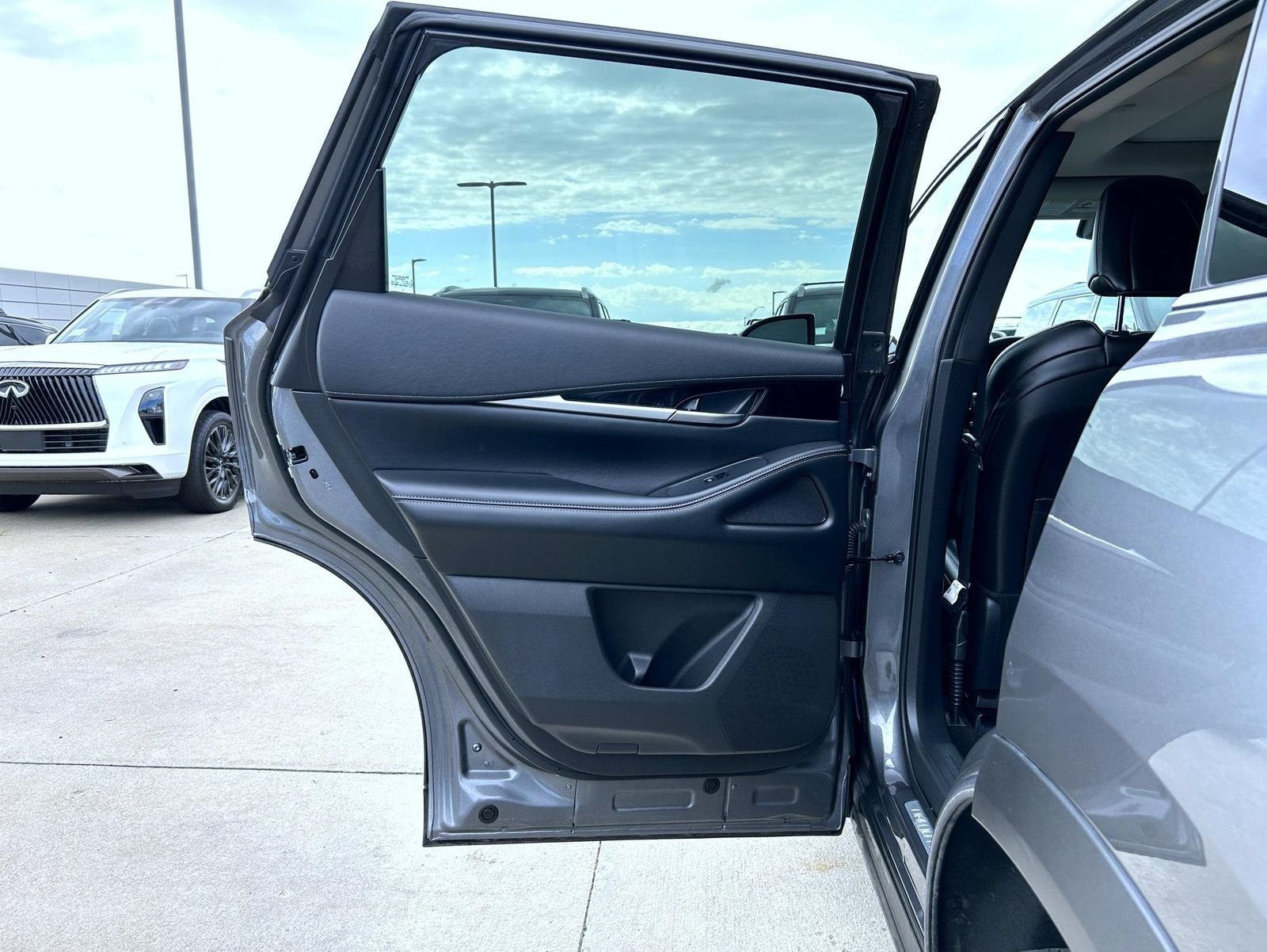 Certified 2025 INFINITI QX60 Pure AWD/4WD image 22