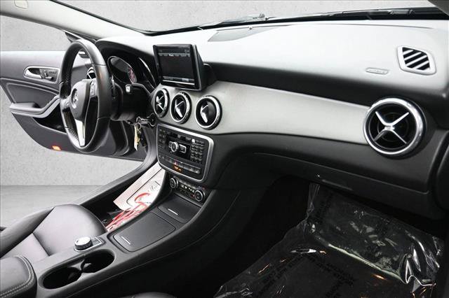 Used 2015 Mercedes-Benz GLA 250 4MATIC image 28