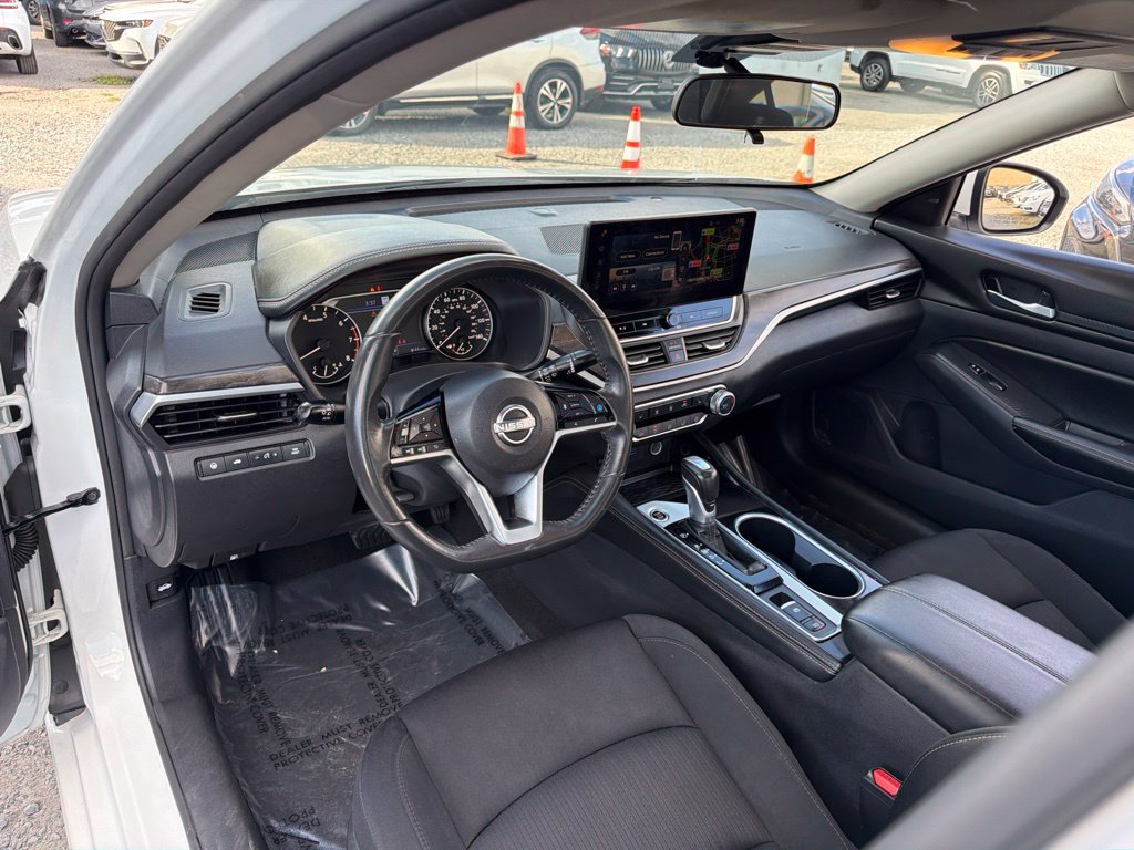 Used 2024 Nissan Altima 2.5 SV w/ SV Premium Package AWD/4WD image 22