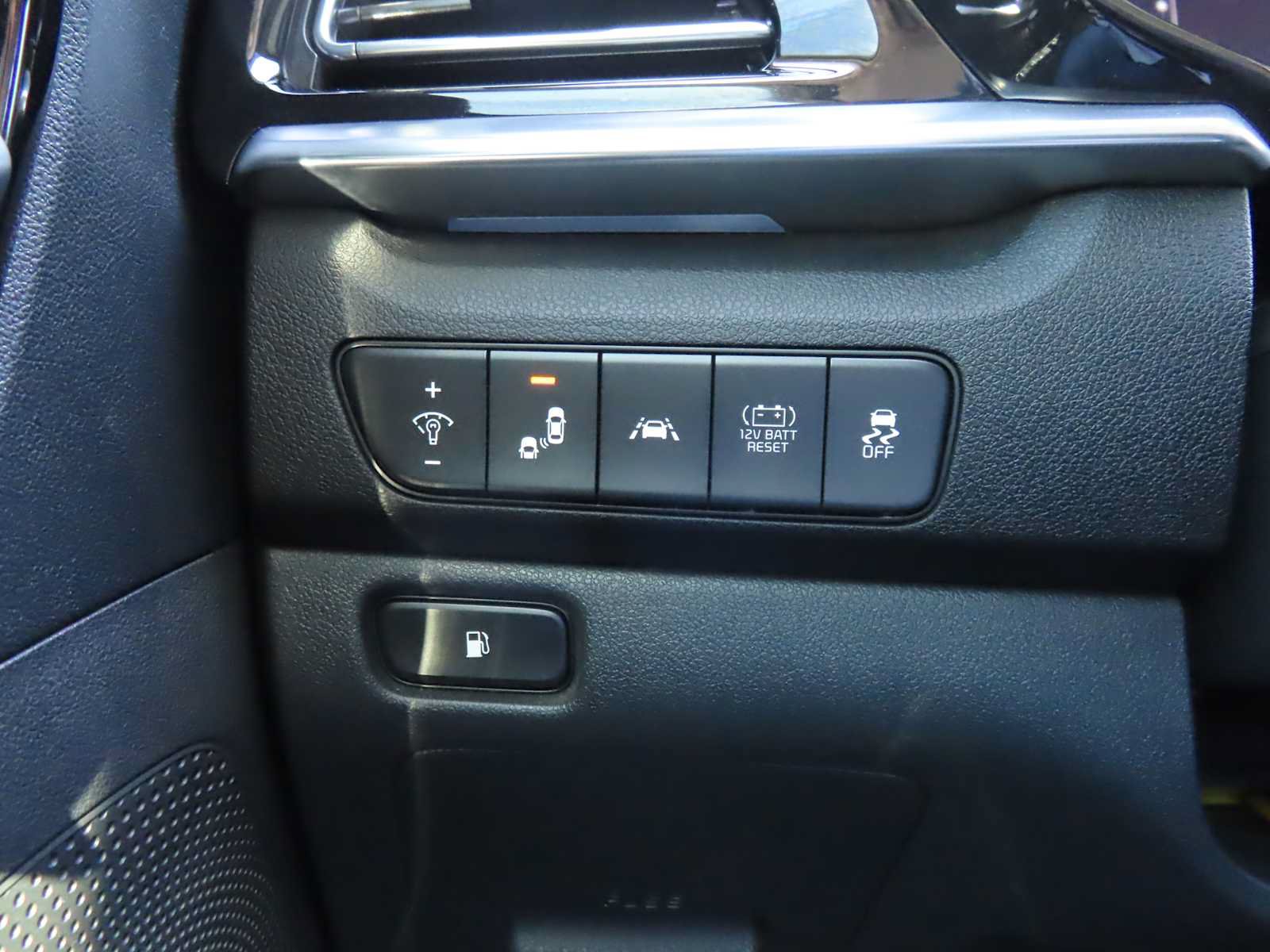 Used 2022 Kia Niro Touring Special Edition FWD image 25