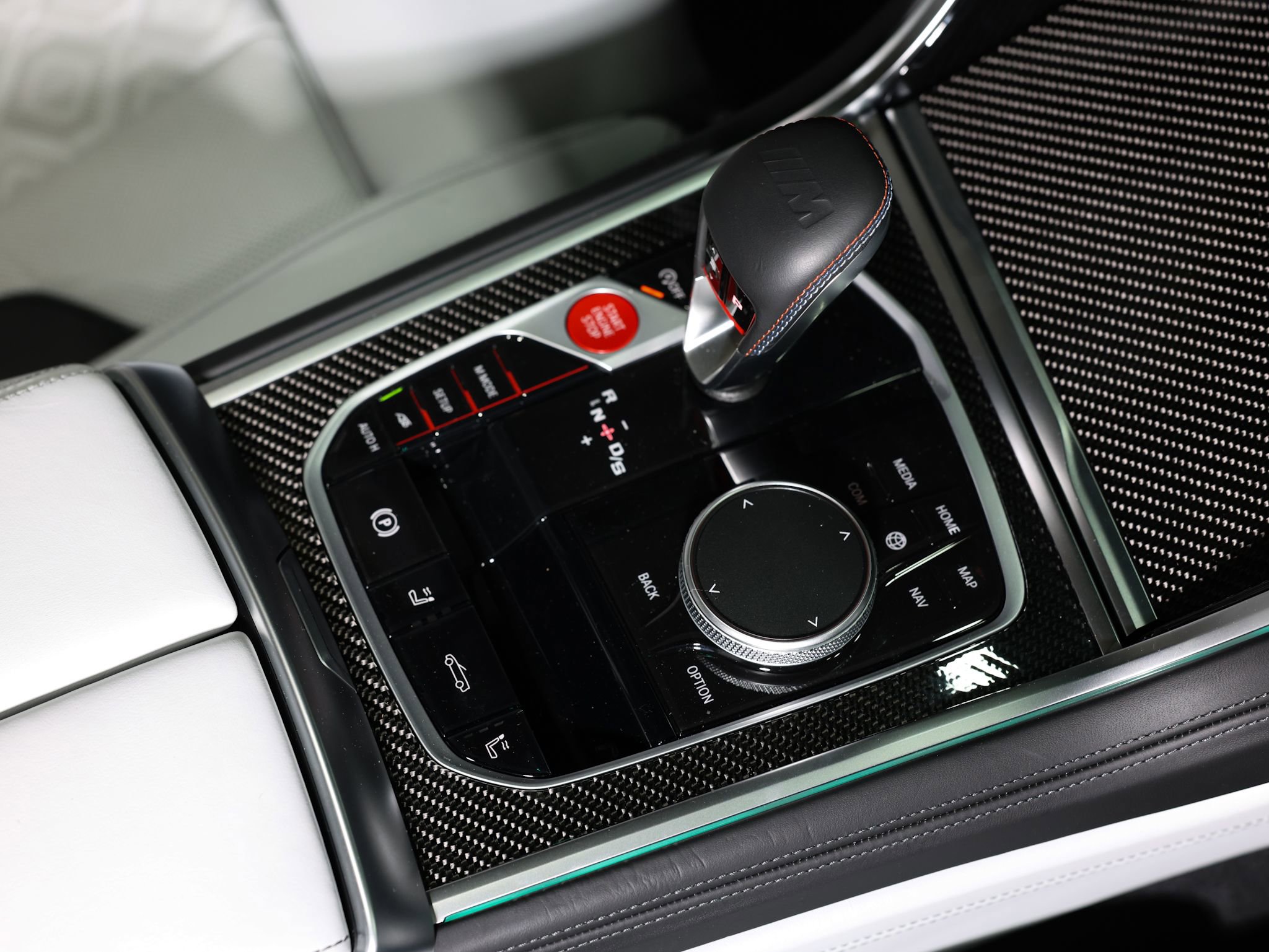 Used 2025 BMW M8 Competition image 21