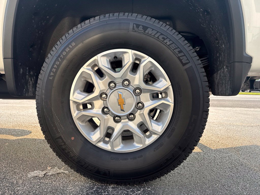 Used 2025 Chevrolet Silverado 2500 LT AWD/4WD image 11