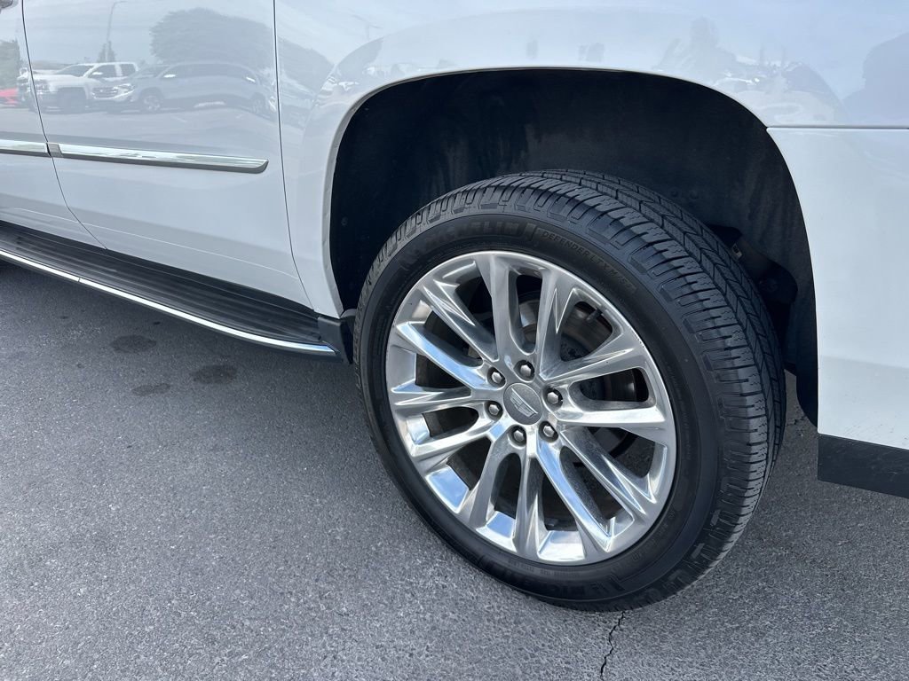 Used 2019 Cadillac Escalade ESV Premium Luxury AWD/4WD image 6