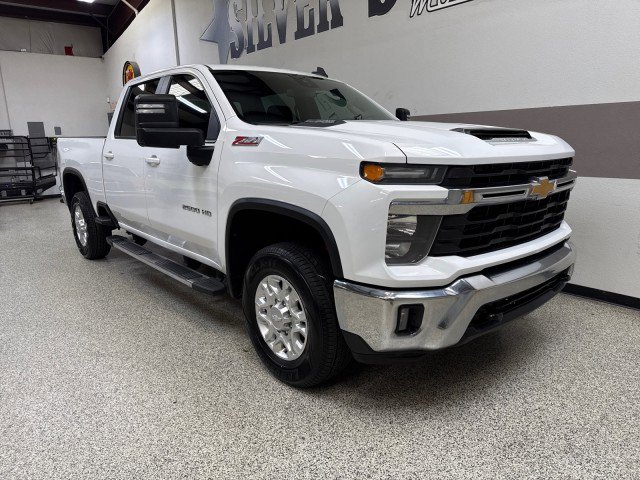 Used 2024 Chevrolet Silverado 2500 LT image 44