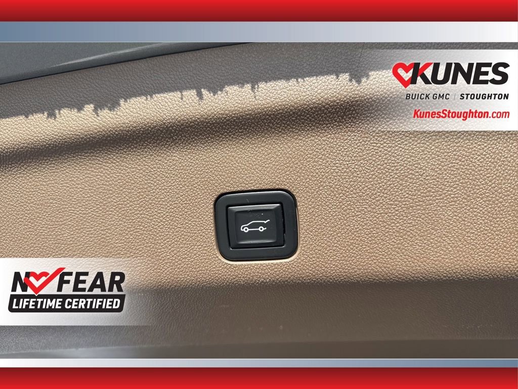 Used 2023 GMC Yukon XL Denali image 29