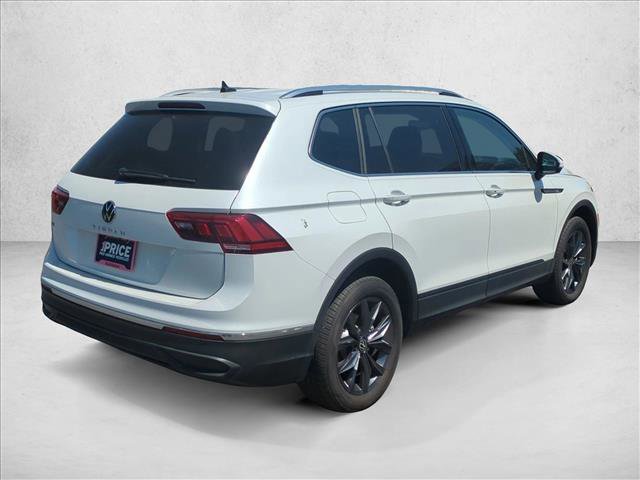 Used 2023 Volkswagen Tiguan SE w/ Panoramic Sunroof Package FWD image 5