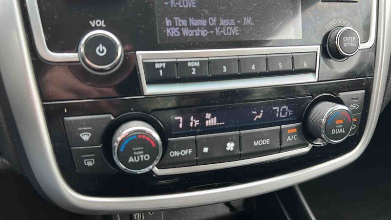 Used 2018 Nissan Altima 2.5 SV FWD image 18