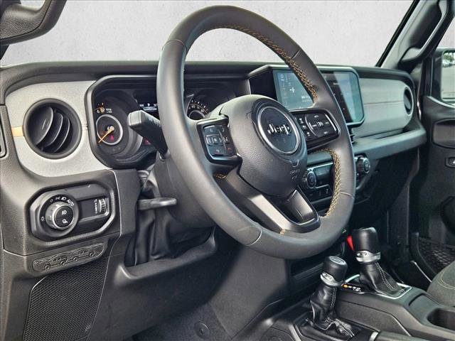 Used 2024 Jeep Gladiator Sport image 10