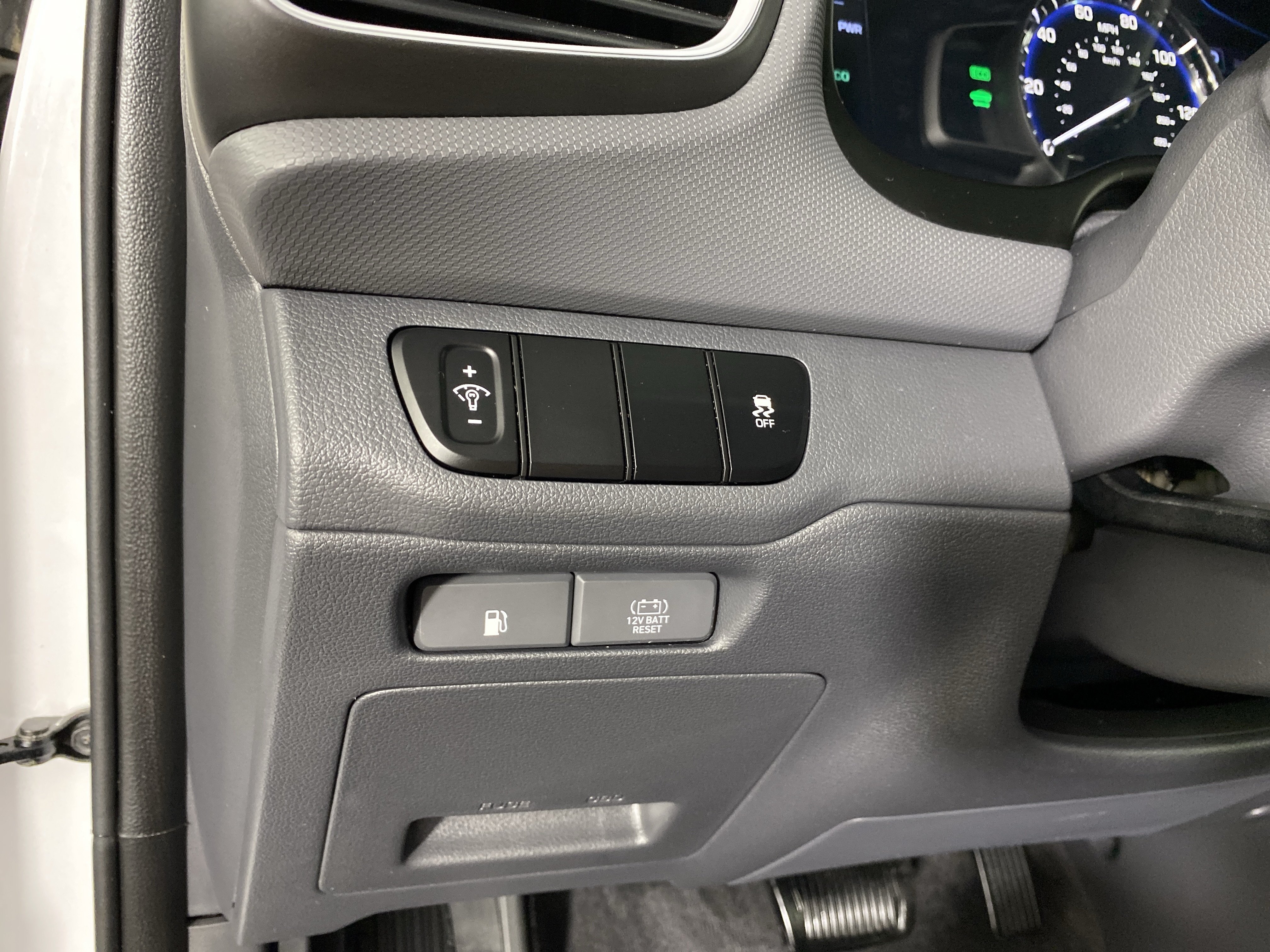 Used 2019 Hyundai Ioniq Blue FWD image 23