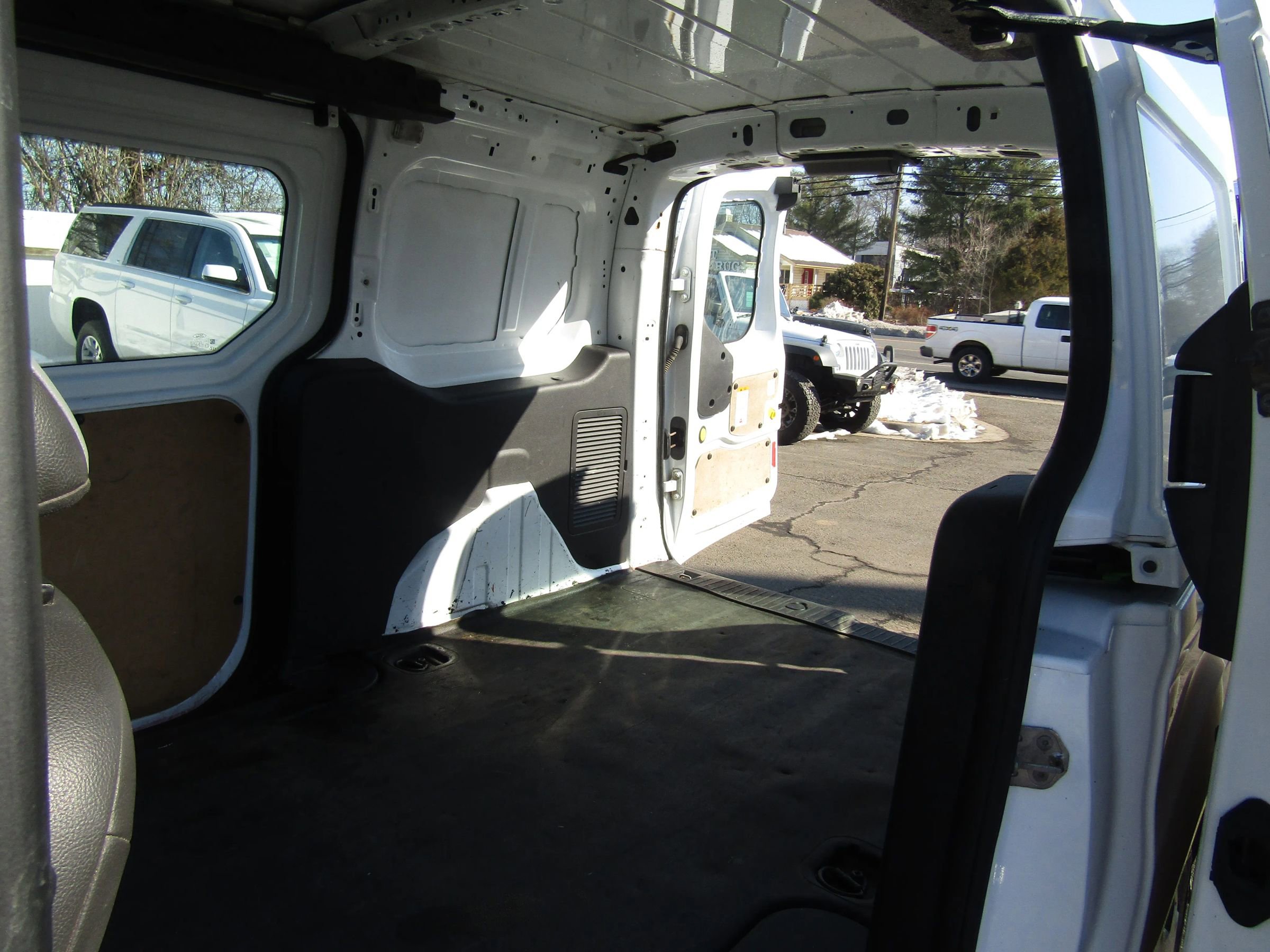 Used 2016 Ford Transit Connect XL image 15