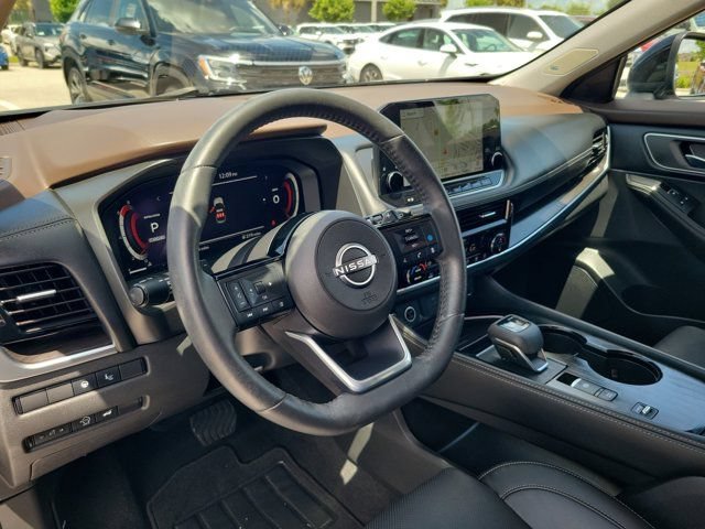 Certified 2023 Nissan Rogue Platinum w/ Platinum Premium Package FWD image 19