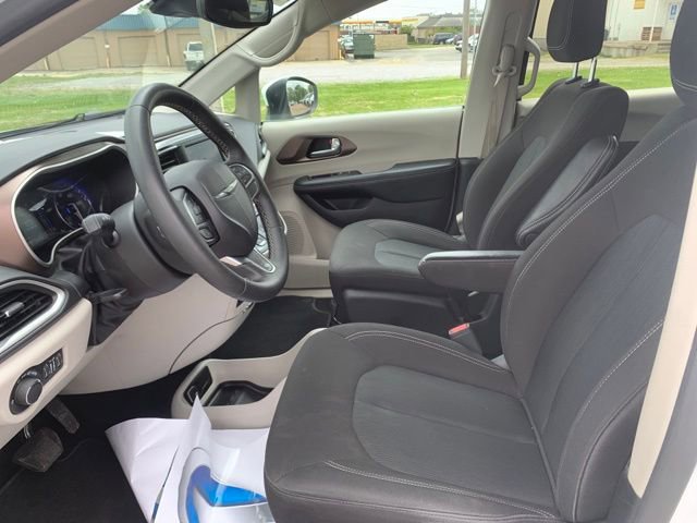 Used 2023 Chrysler Voyager LX FWD image 22