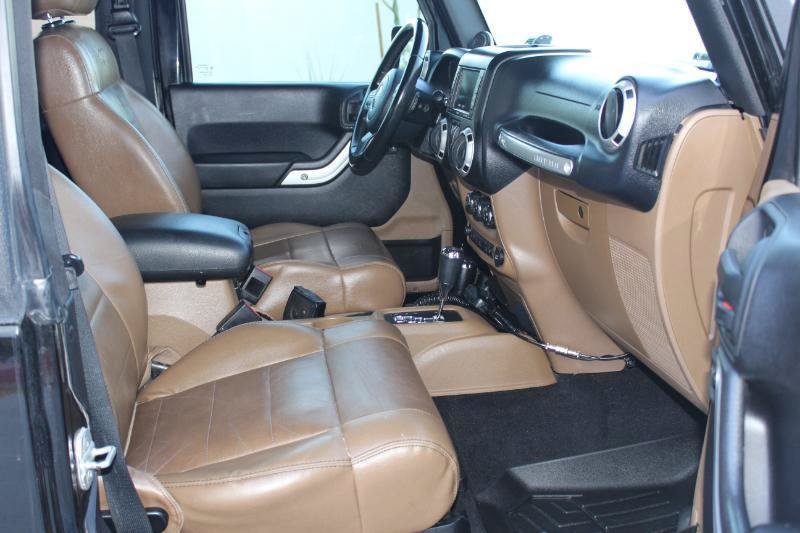 Used 2012 Jeep Wrangler Rubicon w/ PWR Convenience Group AWD/4WD image 13