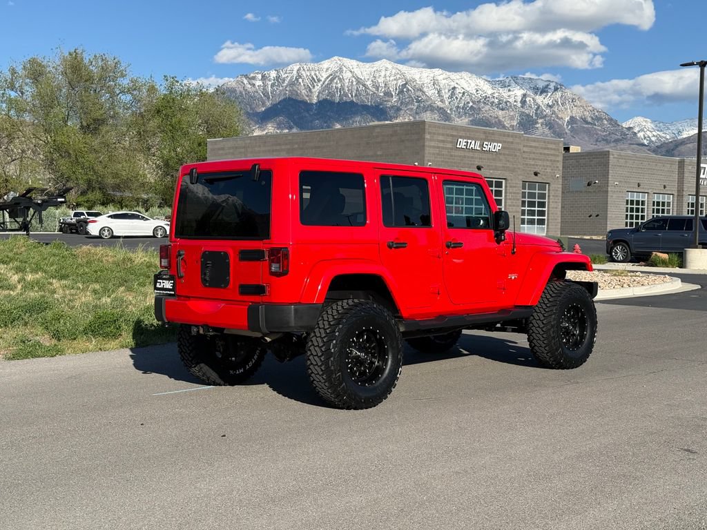 Used 2018 Jeep Wrangler Unlimited Sahara w/ Max Tow Package AWD/4WD image 9